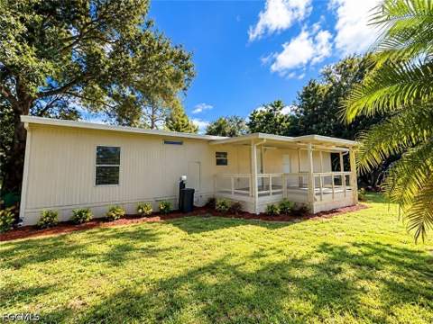 8345 Suncoast Dr, North Fort Myers FL - photo 11 of 12
