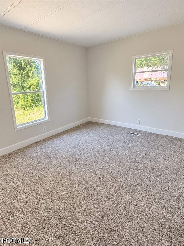 2 bedroom ManufacturedHome at 8345 Suncoast Dr, North Fort Myers, North Fort Myers — photo 4