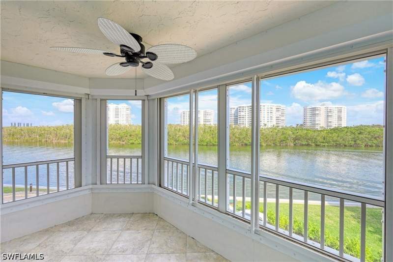 2 bedroom Condominium at 25 Bluebill Ave 201, Gulf Breeze At Vanderbilt, Naples — photo 4
