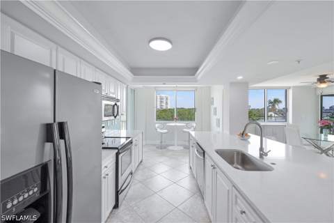 25 Bluebill Ave 201, Naples FL - photo 6 of 30