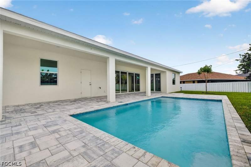 4 bedroom SingleFamilyResidence at 1823 NE Van Loon Ter, Cape Coral, Cape Coral — photo 4