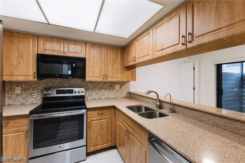 13256 Whitehaven Ln 502, Fort Myers FL - photo 8 of 42