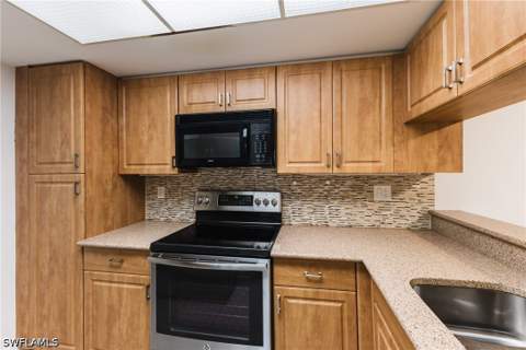 13256 Whitehaven Ln 502, Fort Myers FL - photo 9 of 42