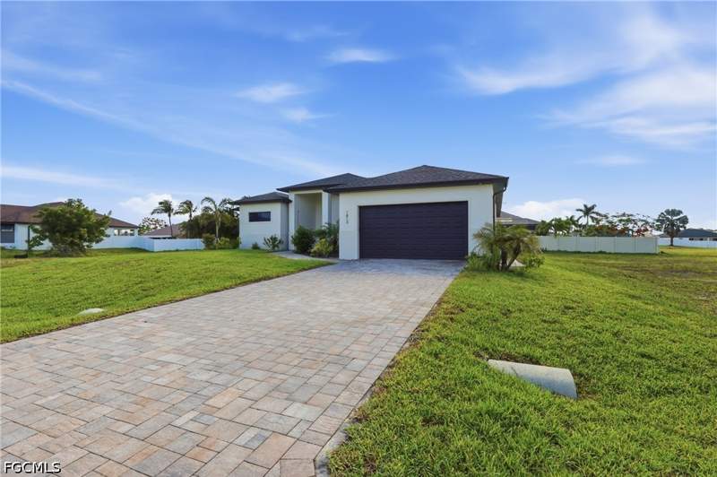 3 bedroom SingleFamilyResidence at 1813 NW 37th Pl, Cape Coral, Cape Coral — photo 3