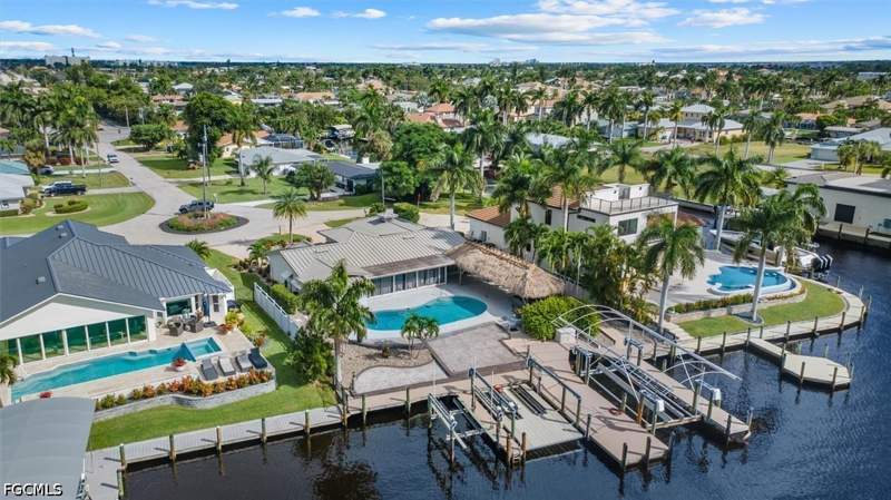 4 bedroom SingleFamilyResidence at 5630 Coronado Ct, Cape Coral, Cape Coral — photo 2