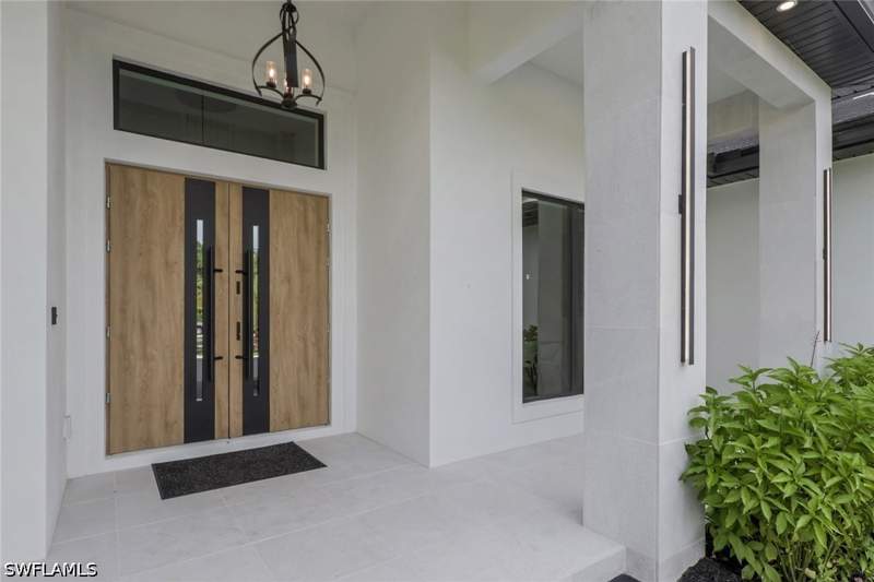 5 bedroom SingleFamilyResidence at 634 19th St SW, Golden Gate Estates, Naples — photo 3