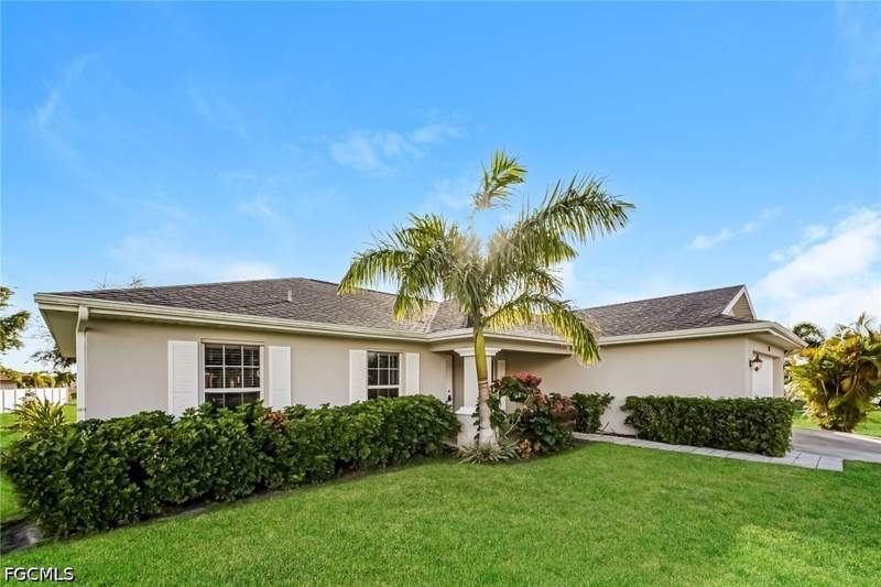 3 bedroom SingleFamilyResidence at 504 SW 28th Ter, Cape Coral, Cape Coral — photo 2