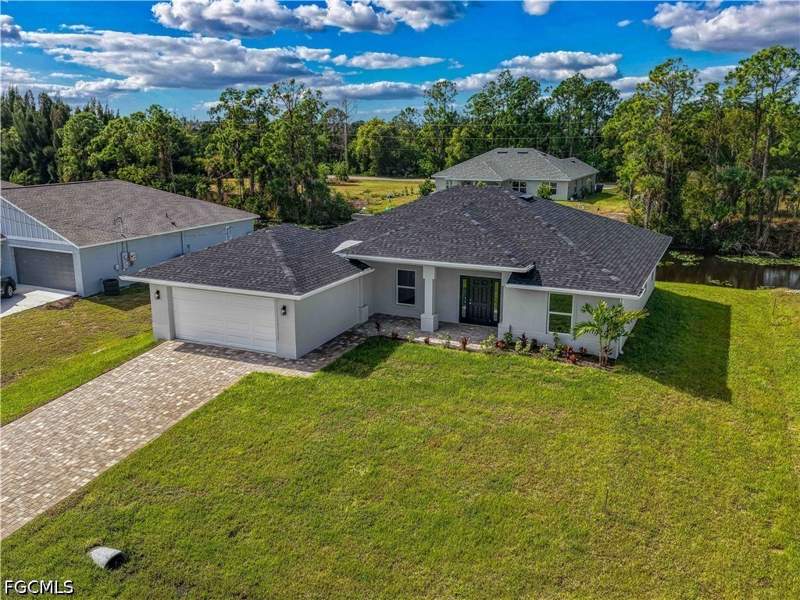4 bedroom SingleFamilyResidence at 4006 NE 19th Pl, Cape Coral, Cape Coral — photo 3