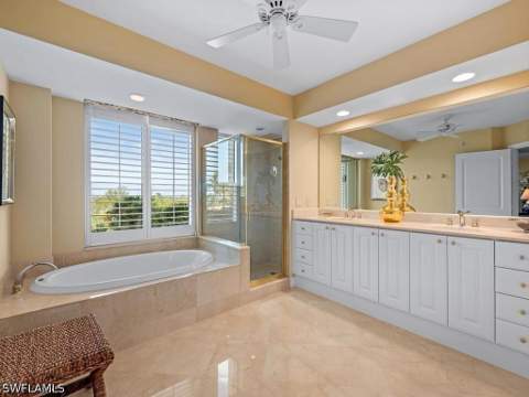 6597 Nicholas Blvd 406, Naples FL - photo 9 of 24