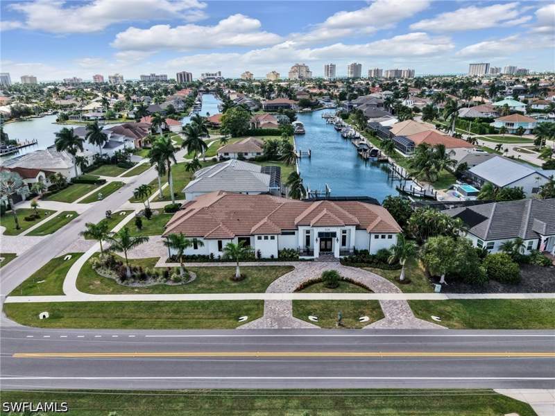 5 bedroom SingleFamilyResidence at 328 S Heathwood Dr, Marco Island, Marco Island — photo 4