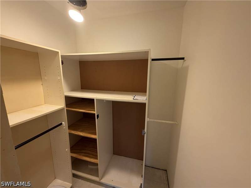 3 bedroom SingleFamilyResidence at 1300 Hernando St, Naples Twin Lakes, Naples — photo 4