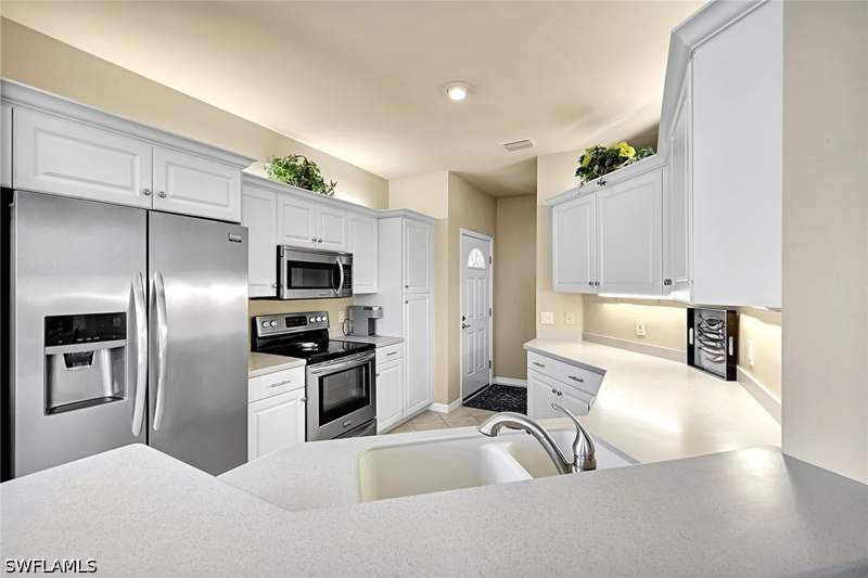 3 bedroom Condominium at 20231 Calice Ct 2702, Oakwood, Estero — photo 5