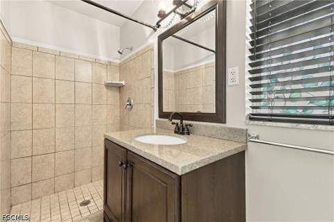 766 Entrada Dr S, Fort Myers FL - photo 11 of 29