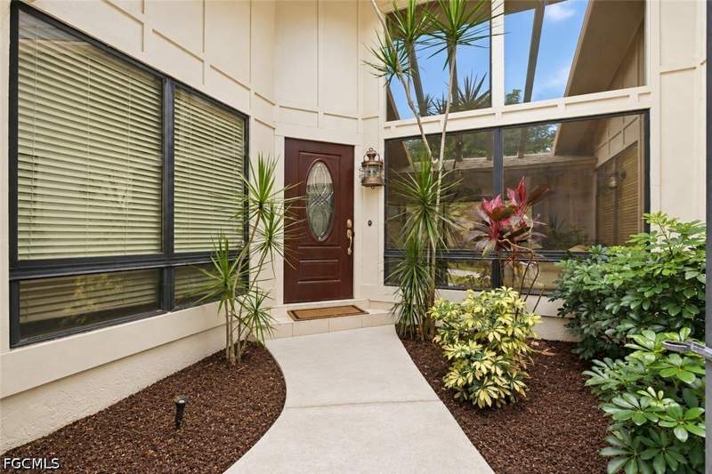 3 bedroom SingleFamilyResidence at 12418 McGregor Woods Cir, McGregor Woods, Fort Myers — photo 4