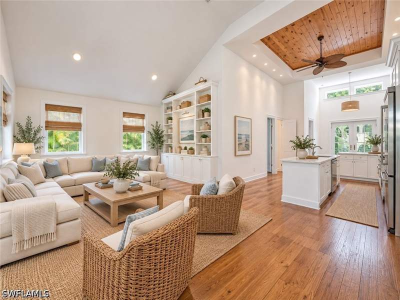 3 bedroom SingleFamilyResidence at 1260 12th Ave N, Lake Park, Naples — photo 3