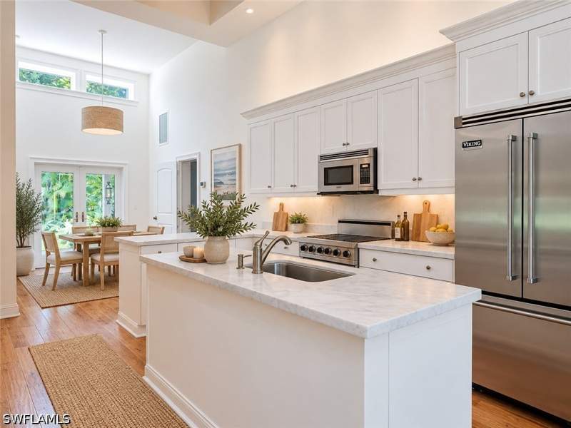 3 bedroom SingleFamilyResidence at 1260 12th Ave N, Lake Park, Naples — photo 5