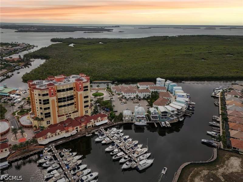 2 bedroom Condominium at 5781 Cape Harbour Dr 903, Marina South II, Cape Coral — photo 2