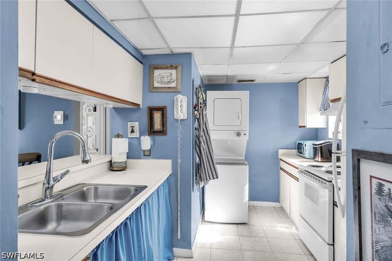 2 bedroom Condominium at 835 W Elkcam Cir 101, Adriatic, Marco Island — photo 3
