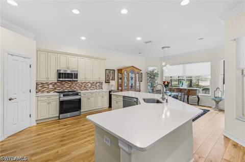 12542 Grandezza Cir, Estero FL - photo 11 of 37