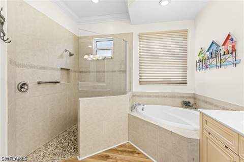 12542 Grandezza Cir, Estero FL - photo 16 of 37