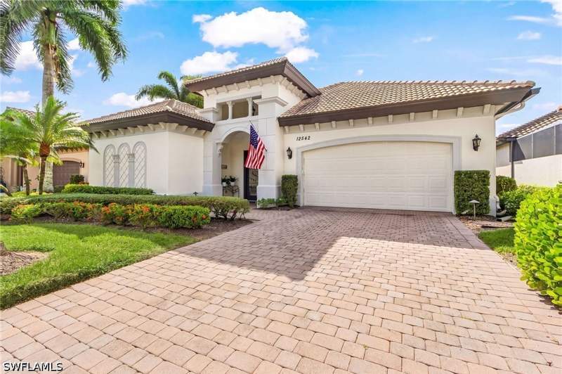 4 bedroom SingleFamilyResidence at 12542 Grandezza Cir, Savona, Estero — photo 3