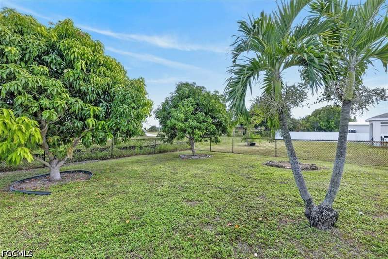 3 bedroom SingleFamilyResidence at 4305 NE 20th Pl, Cape Coral, Cape Coral — photo 4