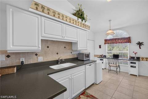 15465 Cedarwood Ln 301, Naples FL - photo 11 of 28