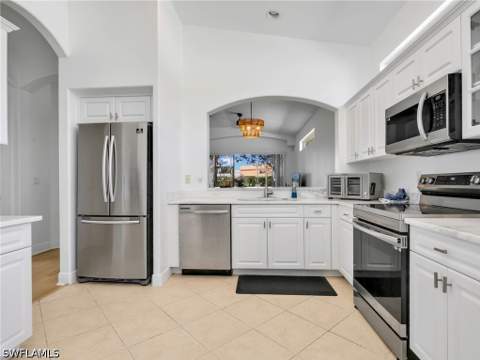 8755 Ibis Cove Cir, Naples FL - photo 12 of 37
