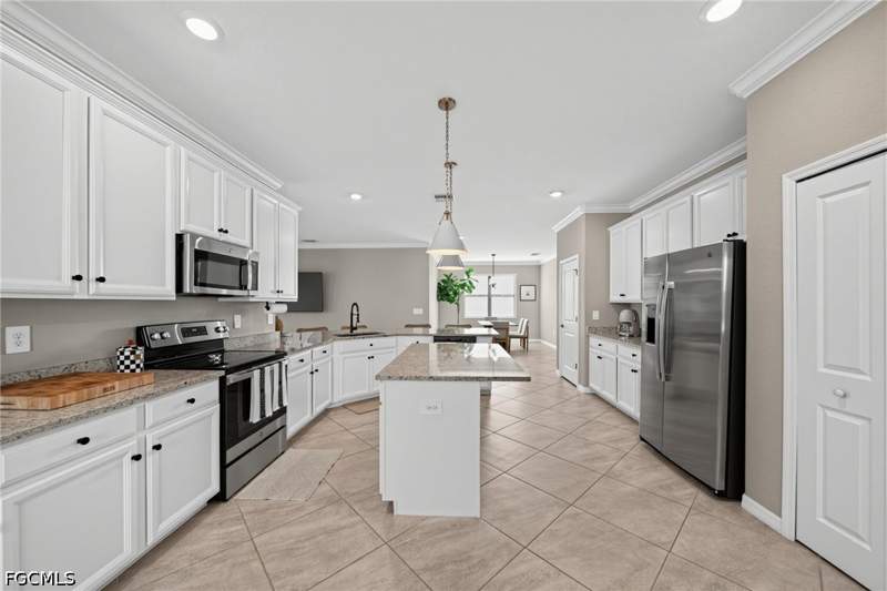 4 bedroom SingleFamilyResidence at 14565 Carva Ln, Portico, Fort Myers — photo 4