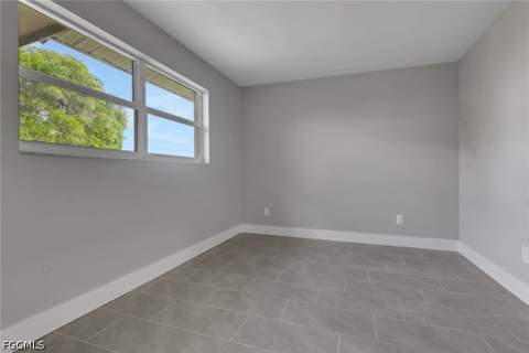 1011 NE Pine Island Ln, Cape Coral FL - photo 16 of 27