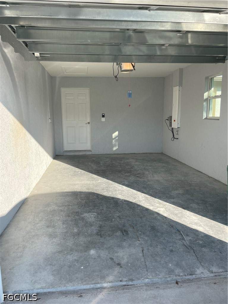 2 bedroom Duplex at 174 Village Cir, City Village, Labelle — photo 2