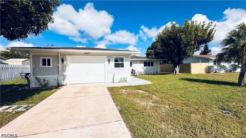 1407 NE 5th Ln, Cape Coral FL - photo 7 of 46