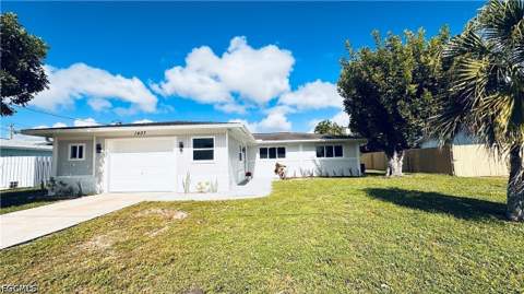 1407 NE 5th Ln, Cape Coral FL - photo 8 of 46