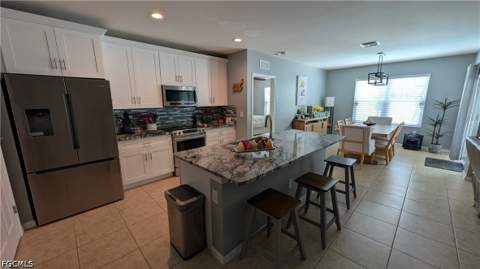 416 SE 13th Ct, Cape Coral FL - photo 11 of 35