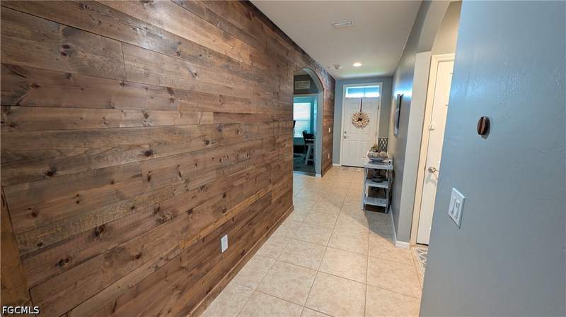 3 bedroom SingleFamilyResidence at 416 SE 13th Ct, Cape Coral, Cape Coral — photo 4
