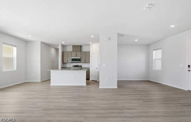 3 bedroom SingleFamilyResidence at 4101 NE 23rd Ave, Cape Coral, Cape Coral — photo 3
