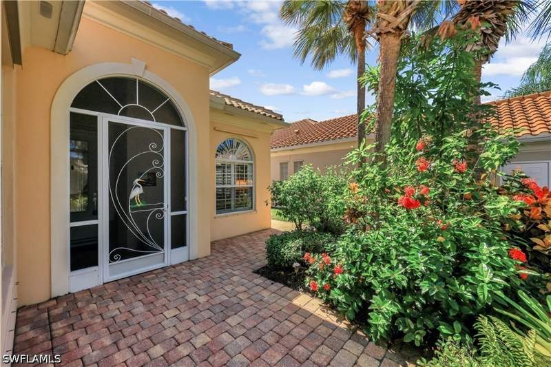 3 bedroom SingleFamilyResidence at 3880 Valentia Way, Island Walk, Naples — photo 4