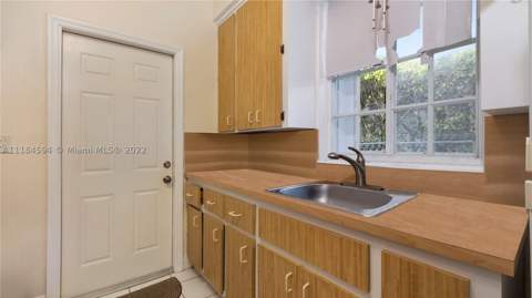 535 W 51st St, Miami Beach FL - photo 13 of 41