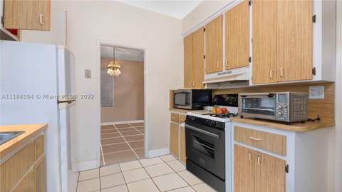 535 W 51st St, Miami Beach FL - photo 14 of 41