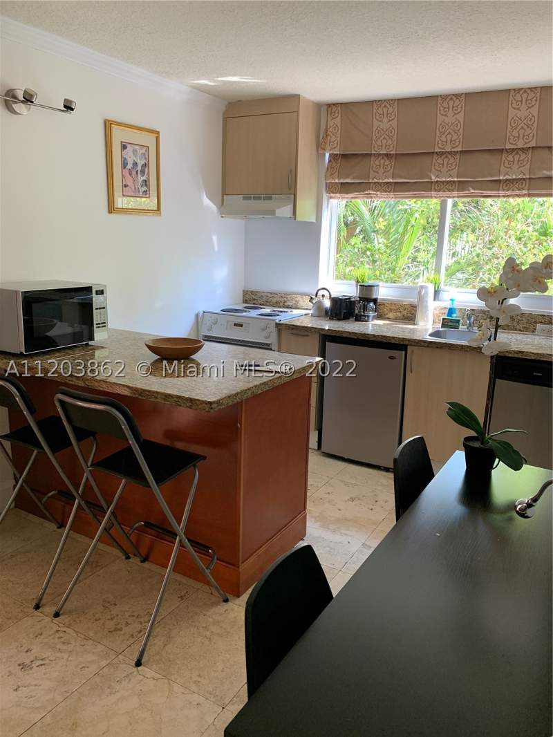 1 bedroom Condominium at 2951 S Bayshore Dr 417, The Mutiny Condo, Miami — photo 2