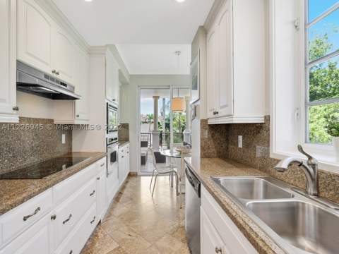 19126 Fisher Island Dr 19126, Miami Beach FL - photo 9 of 67