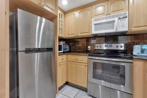 3401 N Country Club Dr 406, Aventura FL - photo 7 of 37
