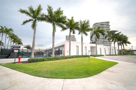 15051 Royal Oaks Ln 1203, North Miami FL - photo 8 of 33