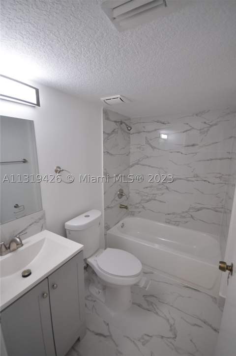 1241 SE 29th St 102, Homestead FL - photo 10 of 23