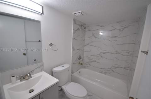 1241 SE 29th St 102, Homestead FL - photo 9 of 23
