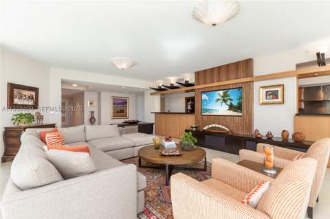 1660 W Glencoe St 302, Coconut Grove FL - photo 19 of 70