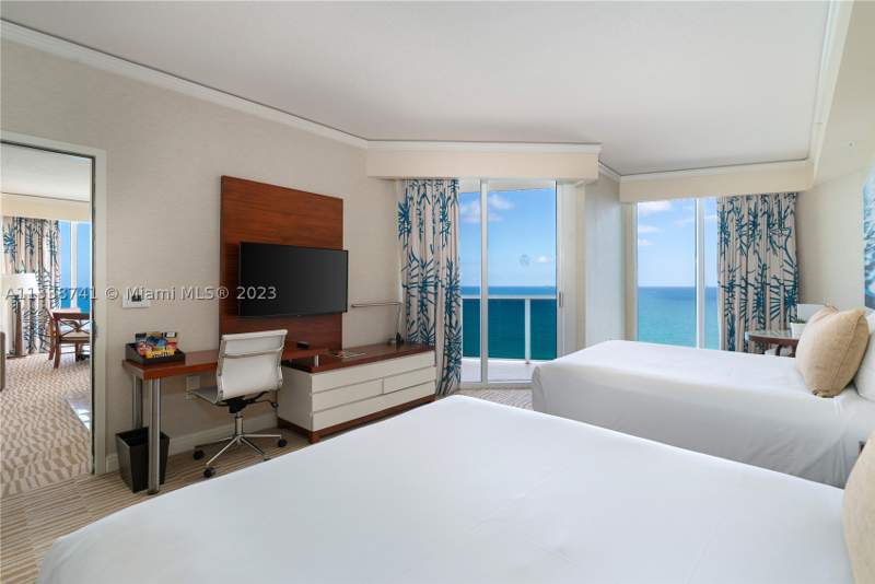 2 bedroom Condominium at 18001 Collins Ave 2009, Trump International Sones, Sunny Isles Beach — photo 4