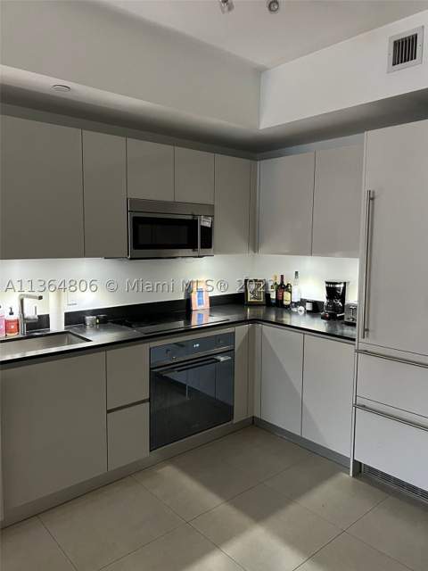 1010 Brickell Ave 2010, Miami FL - photo 11 of 13