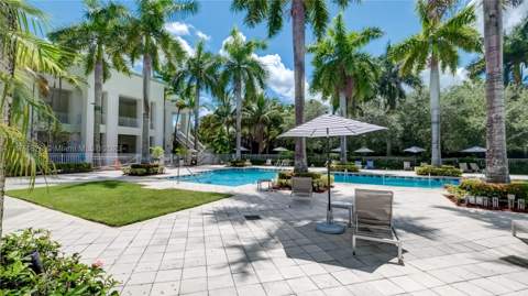 5300 NW 87th Ave 606, Doral FL - photo 14 of 17