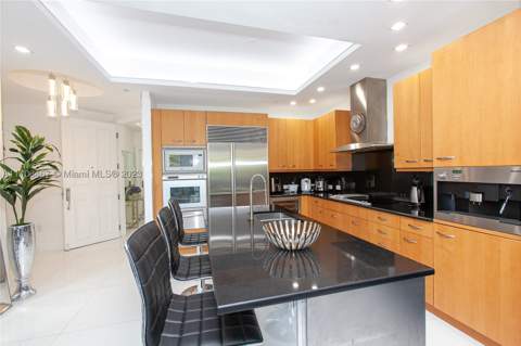 6000 Island Blvd 104, Aventura FL - photo 9 of 26